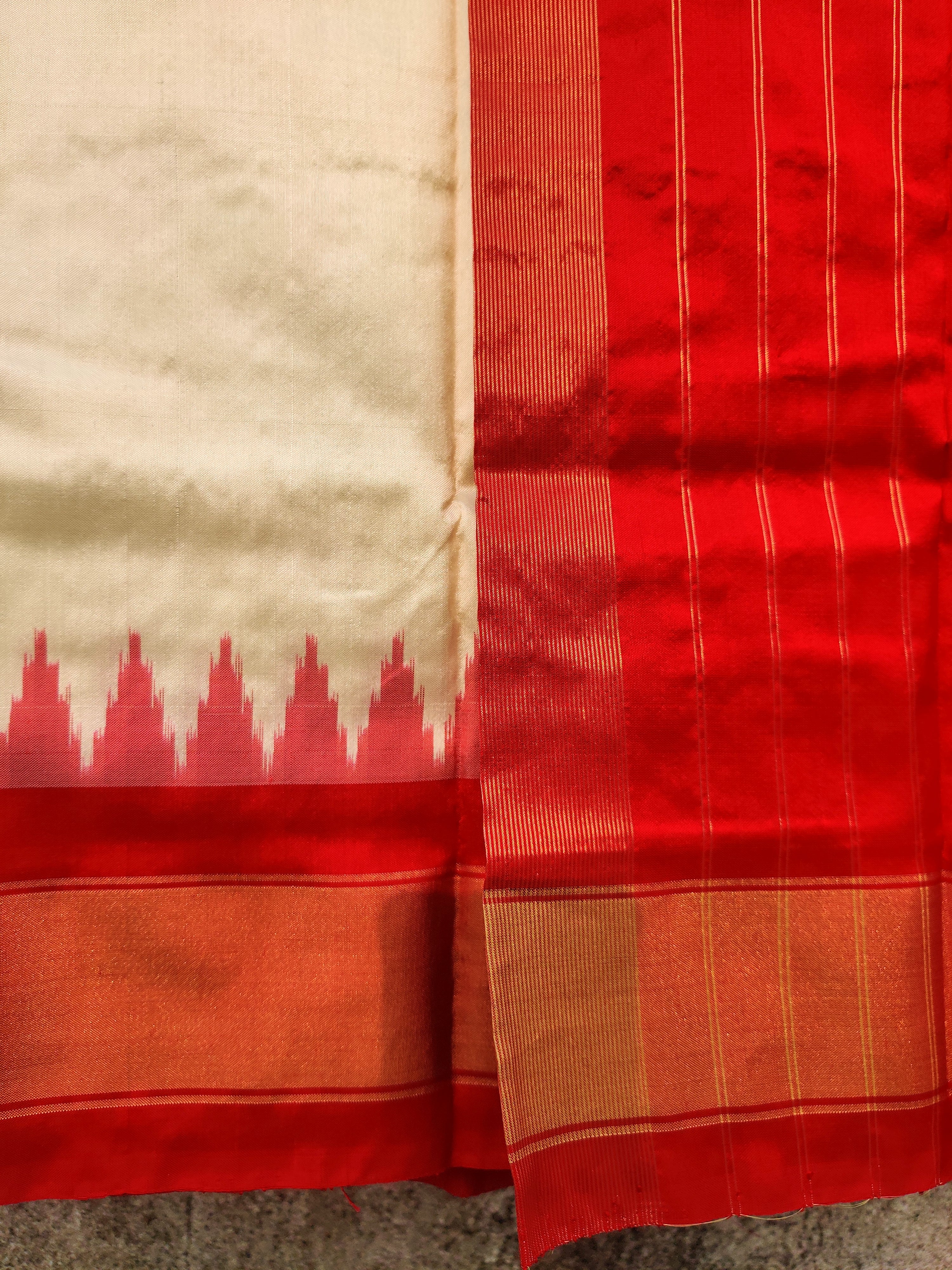 Eternal Beauty Handwoven Pochampally Ikat Silk Dupatta with Zari Elegance