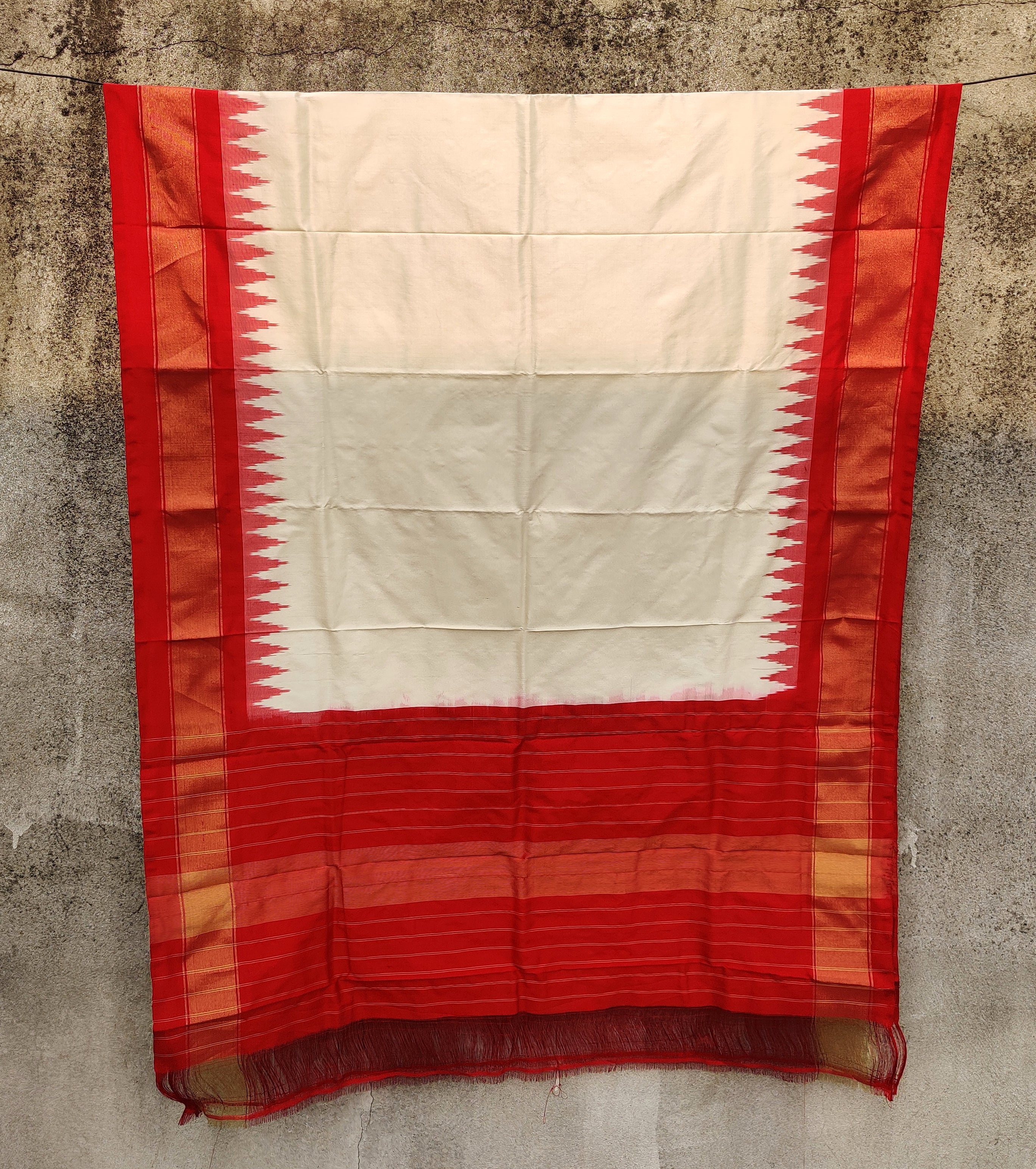 Eternal Beauty Handwoven Pochampally Ikat Silk Dupatta with Zari Elegance